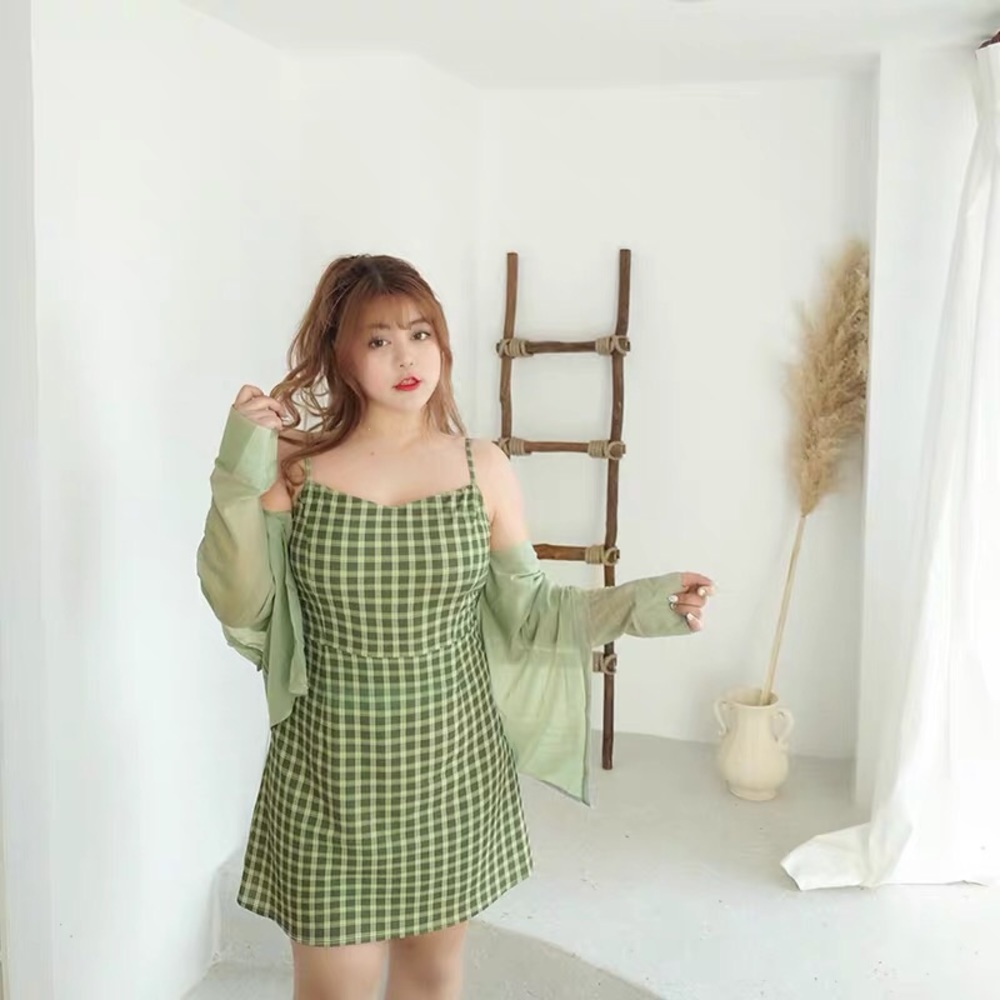 Cute dress with top coat